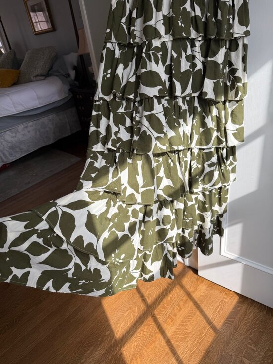 J. Crew collection plunge neck in leafy floral, size 8 - Picture 5 of 9